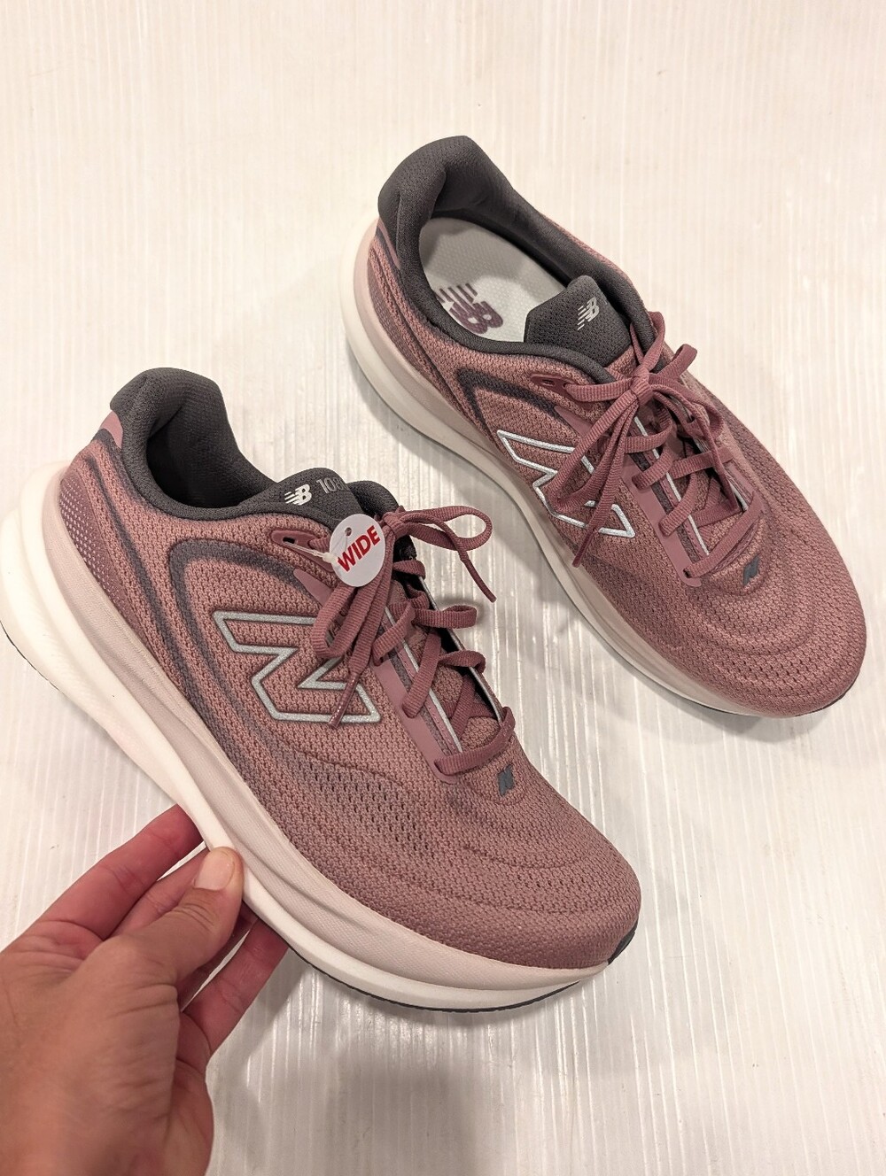 NEW BALANCE 1800v15 Women's Pink Running Shoes Size 9.5 Wide NEW!